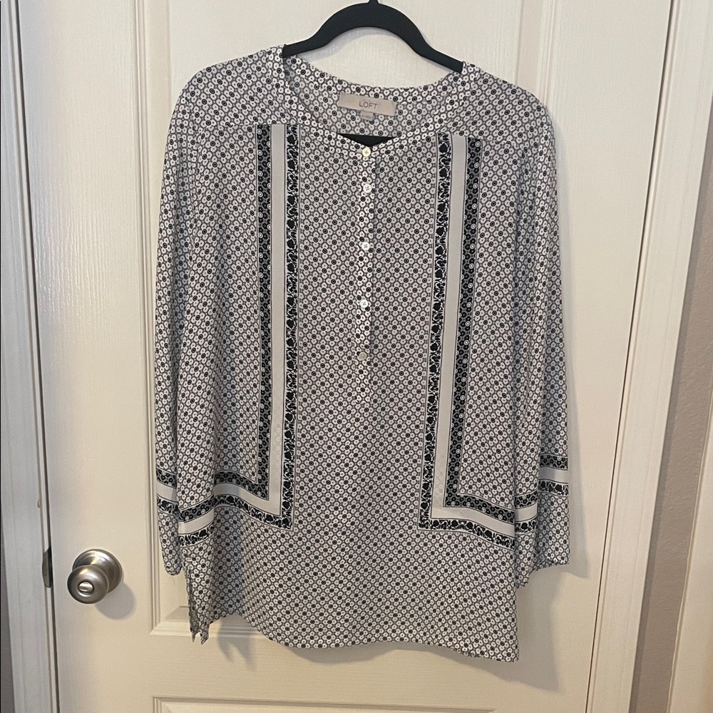 LOFT Black and White Printed Blouse